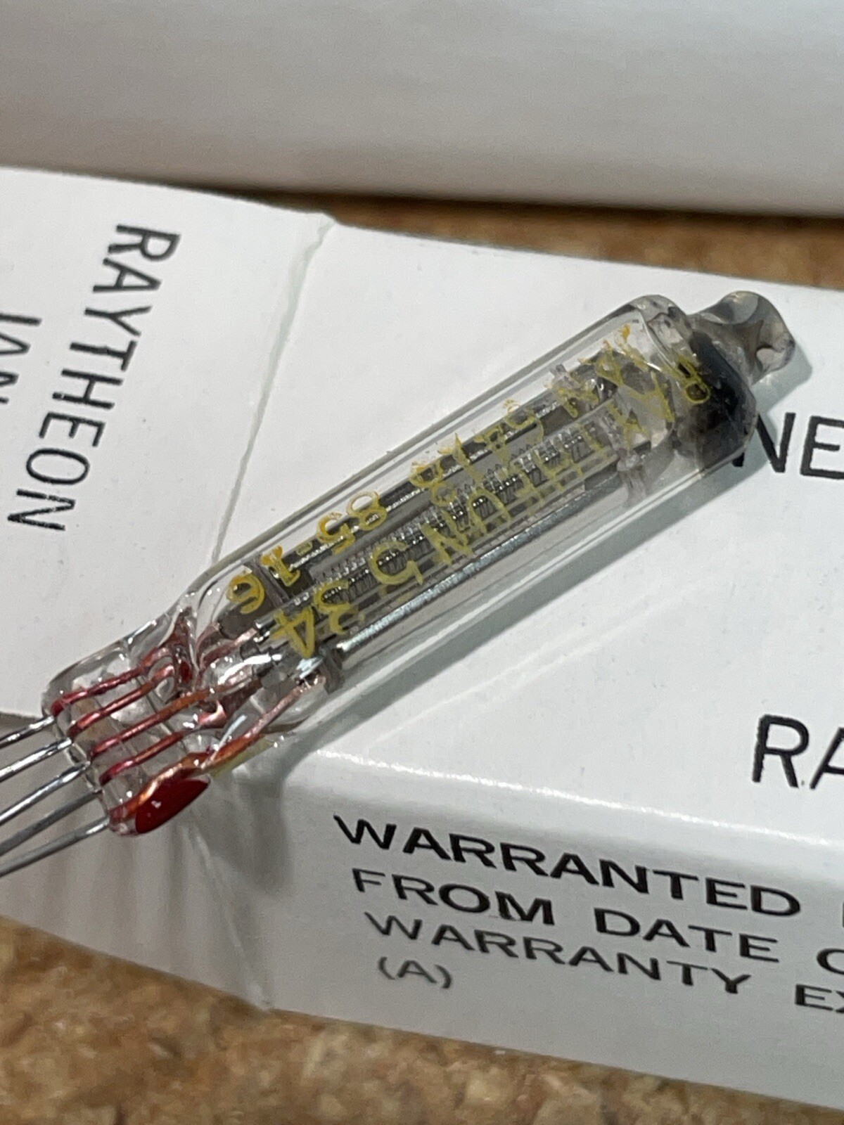 NOS NIB Sleeve of 5 Raytheon 6418 Sub Minature Vacuum Power Pentode Tubes