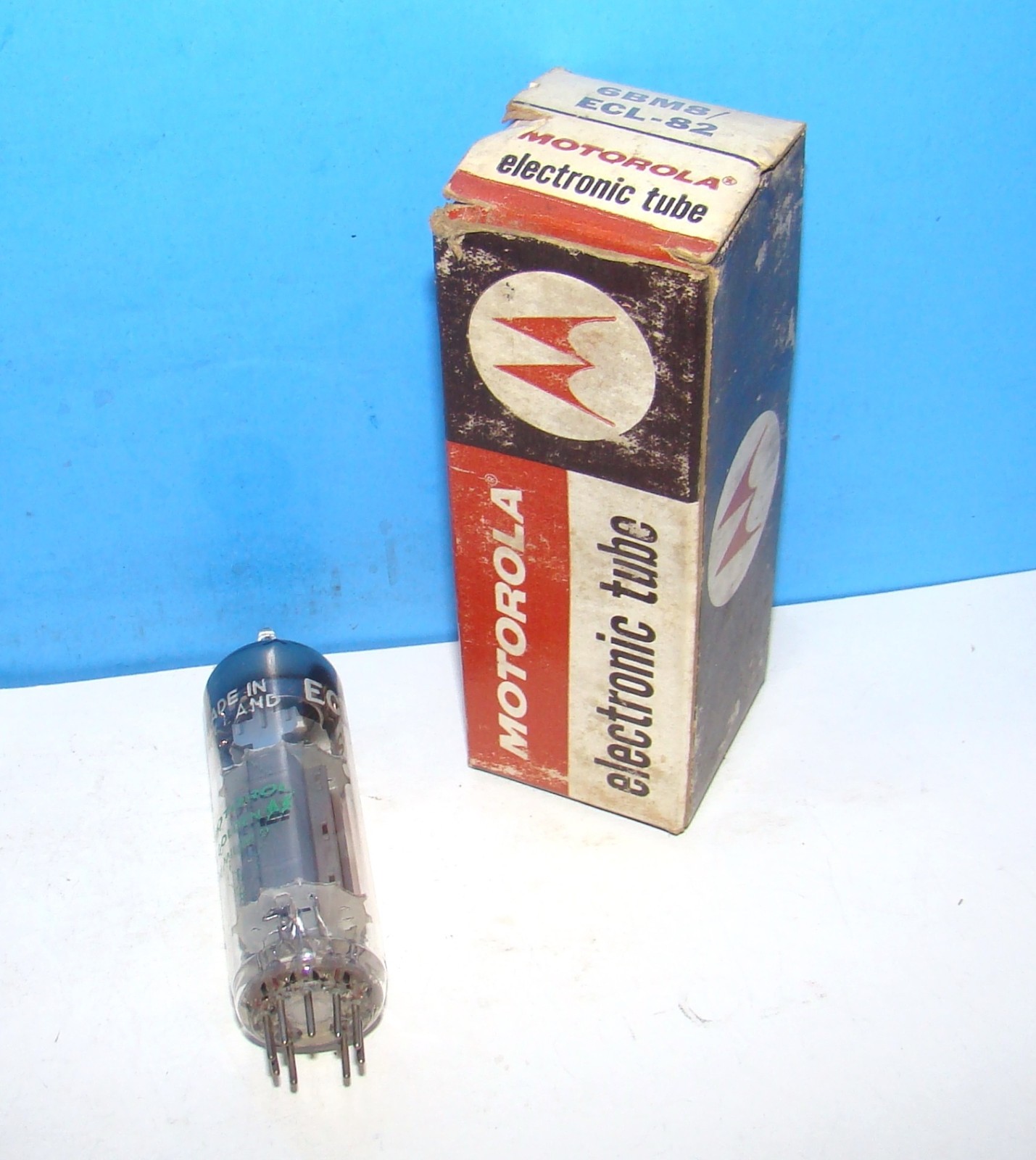 6BM8 ECL82 Motorola amplifier radio audio electron vacuum tube tested Holland