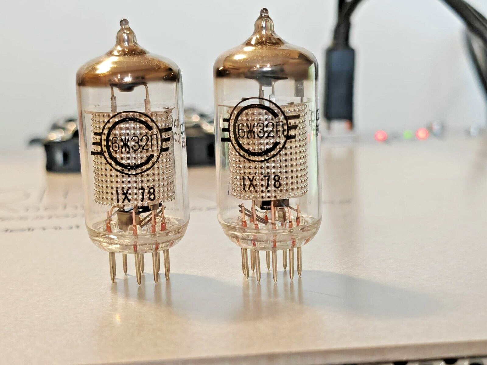 PAIR BY CURVES SVETLANA TUBE 6J32P /EF86 TESTED WITH ROETEST V10 NOS YEAR 1978