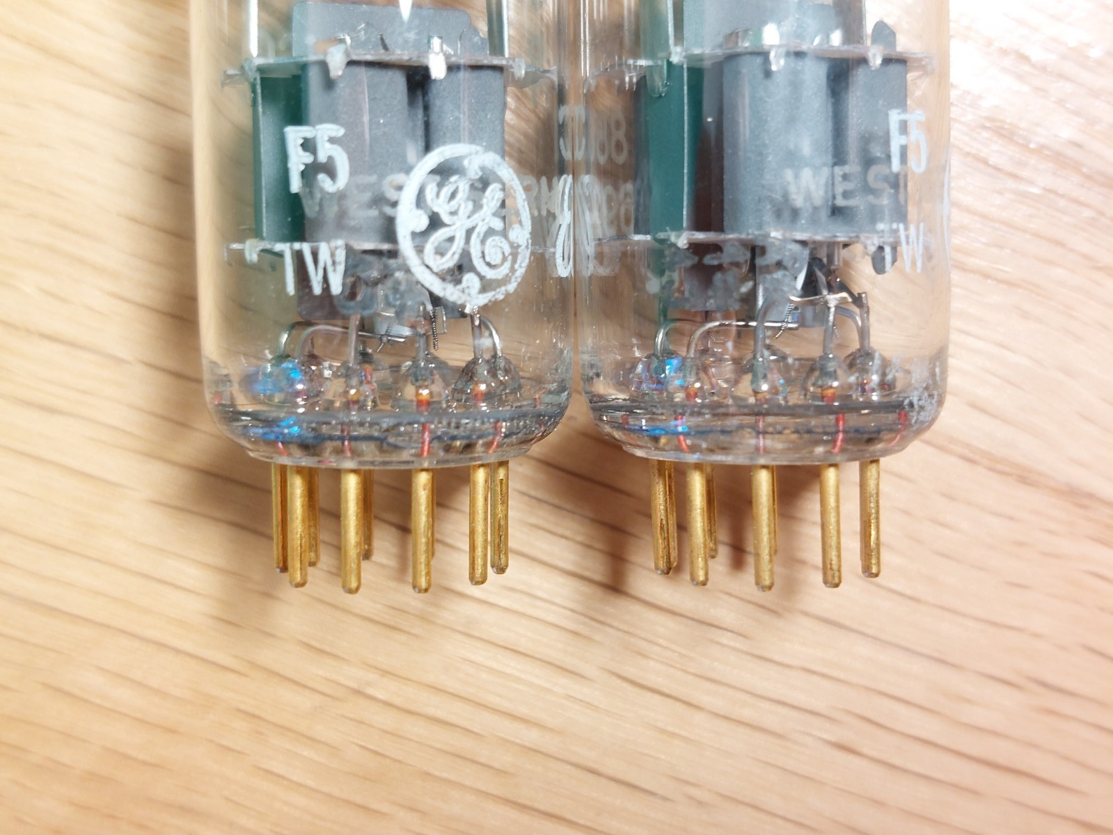 Pair of Siemens (GE lbl) 6922 E88CC NOS NIB 1964 Gold Pin Vacuum Tubes