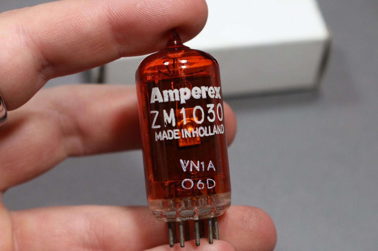 Vintage Amperex ZM1030 Vacuum Tube Red Nixie Digit Clock Holland Untested