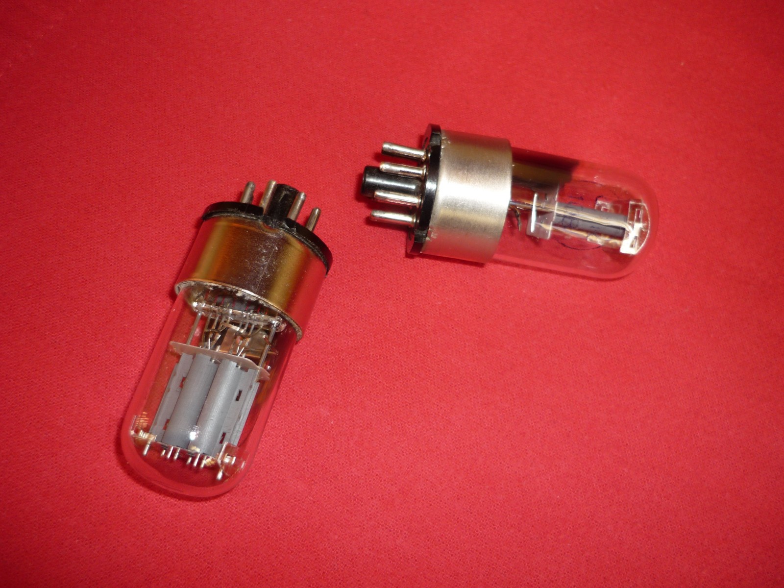 2pcs. 6N9S / 6Н9С = 6N9P; 6SL7GT ~ 1579 Double triode NEW. MELZ. 1966/1967