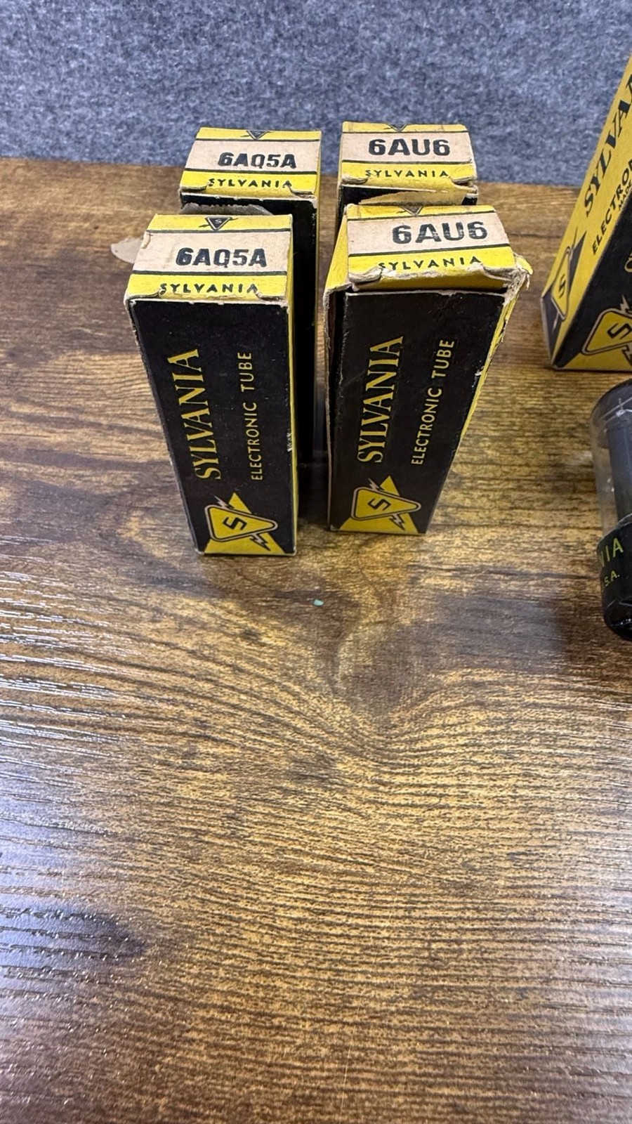 Lot of Vintage Sylvania Electronic Vacuum Tubes (6W4GT, 6AU6, and 6AQ5A)