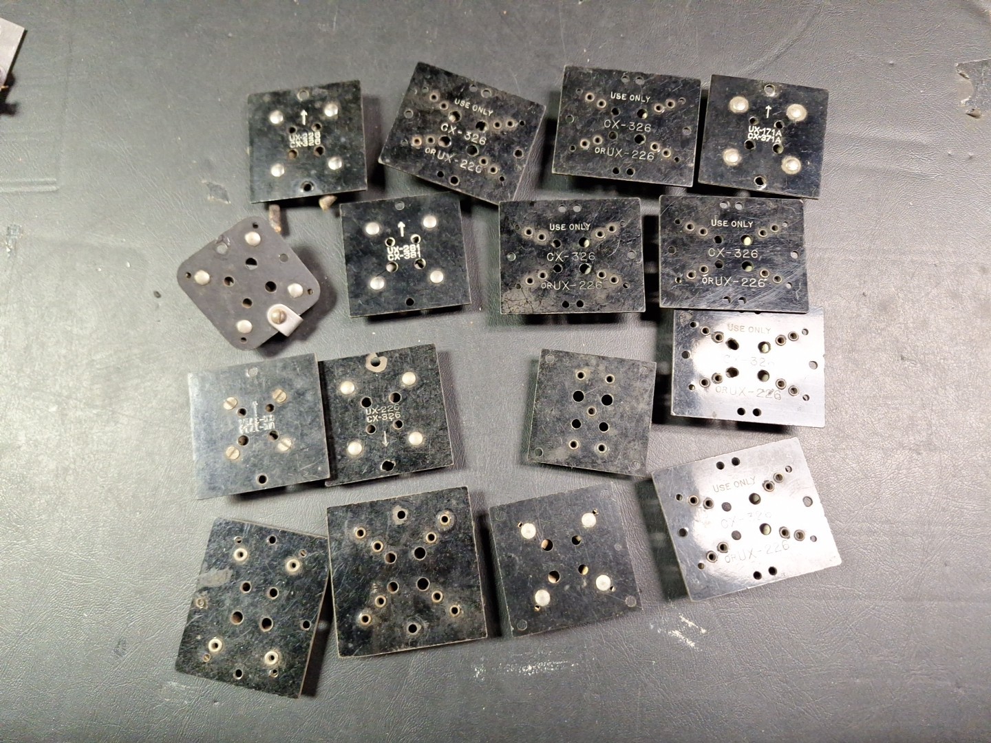 Vintage 4-pin Vacuum Tube Sockets Assorted 01A