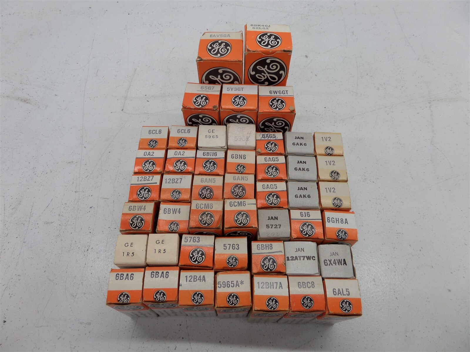 Mixed Lot Of 47 General Electric 12AT7WC 5Y3GT 6X4WA Electron Tube