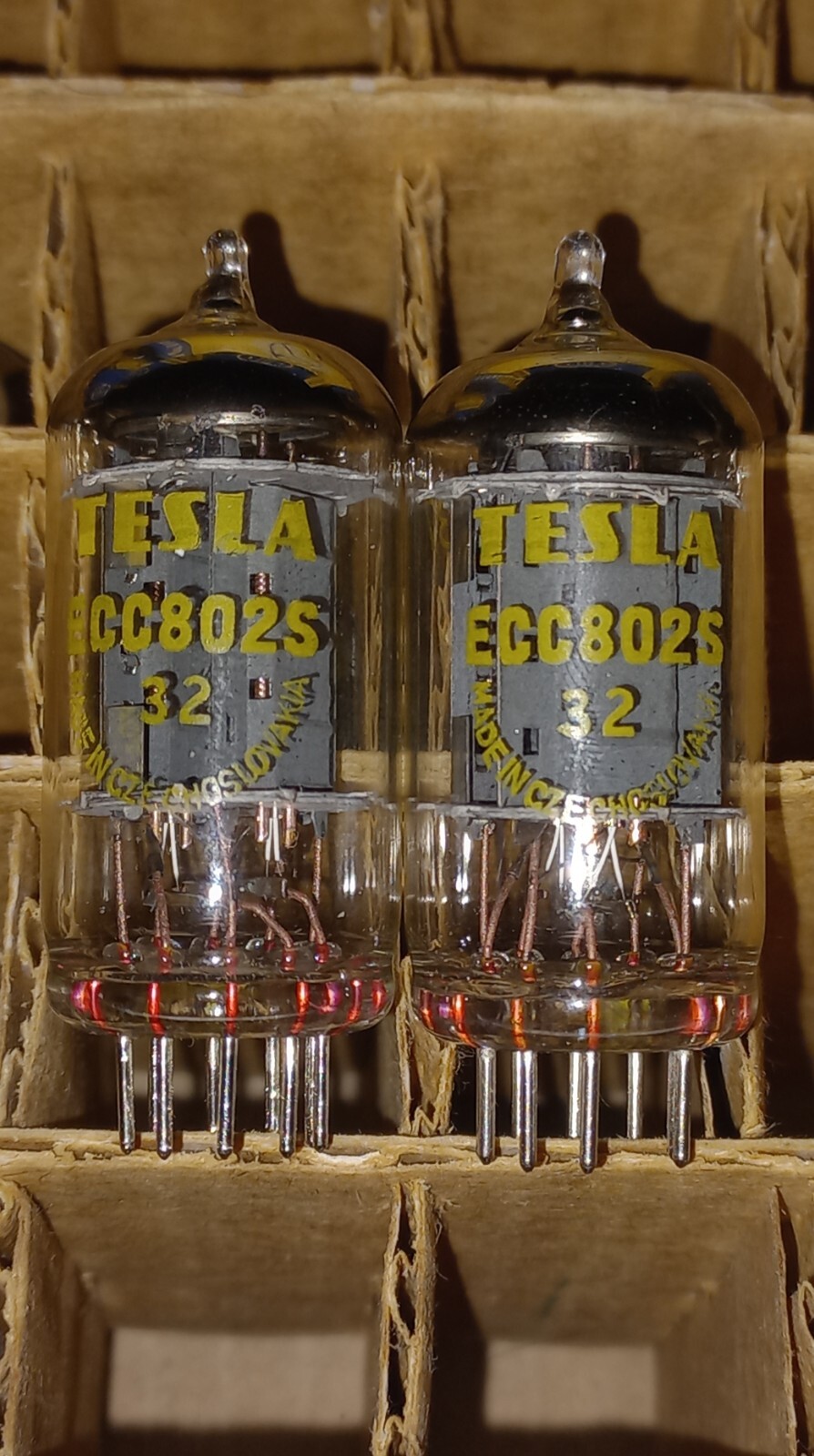 2 x Tesla ECC802S 12AU7 ECC82 Tubes