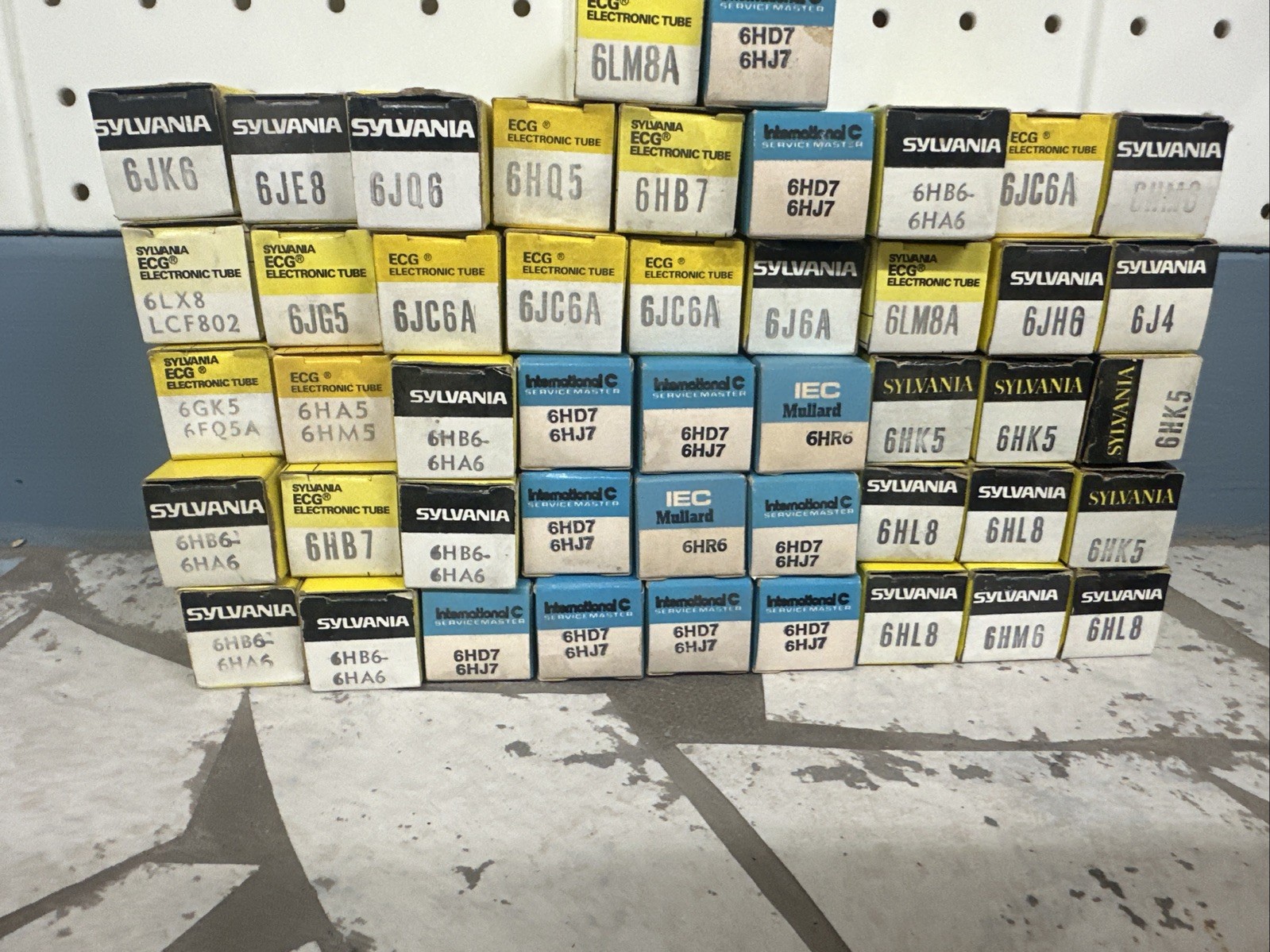 Lot of 47 Vintage Vacuum Tubes – Sylvania ECG International C Mullard NOS