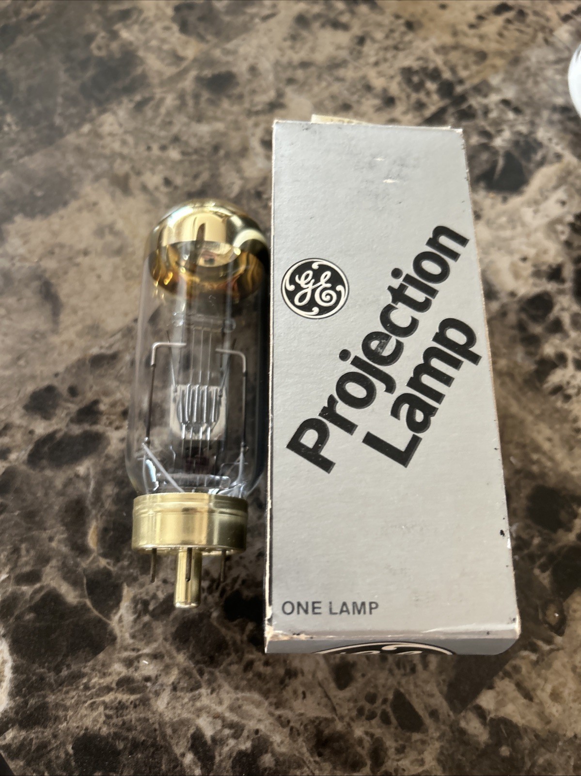 (1) GE CWA PROJECTION LAMP BULB 30V, 80W, NEW
