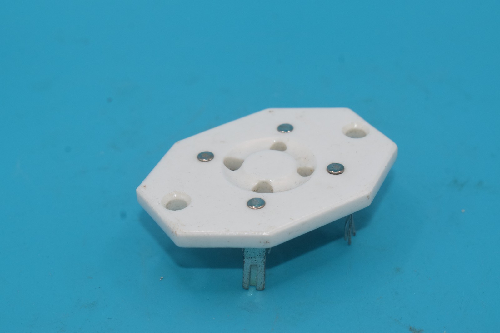 Antique Socket – 4-Pin – Heavy Ceramic Porcelain – Vintage Tube Amp Socket