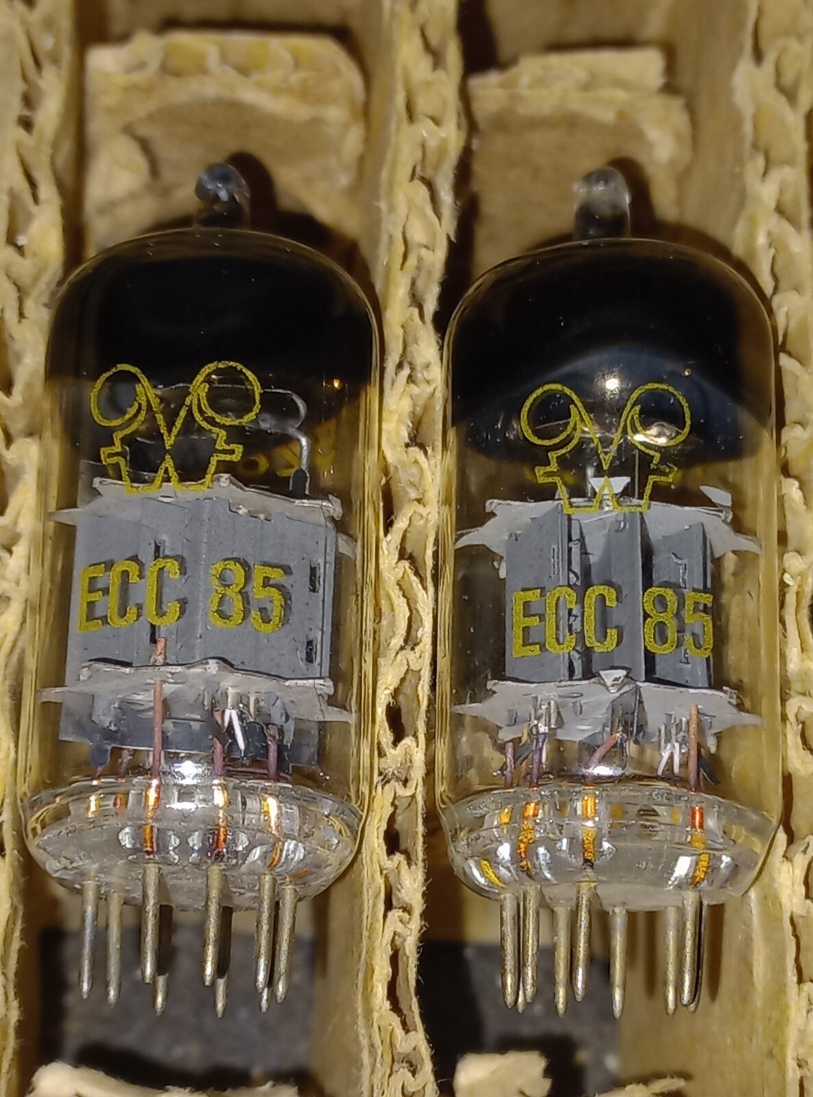 2 x RFT ECC85 6AQ8 Tubes