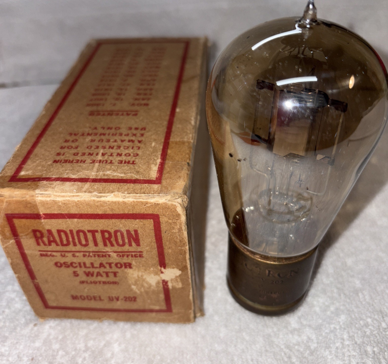 Scarce RCA Radiotron GE UV-202 Brass Base Transmitter Tube New In Box