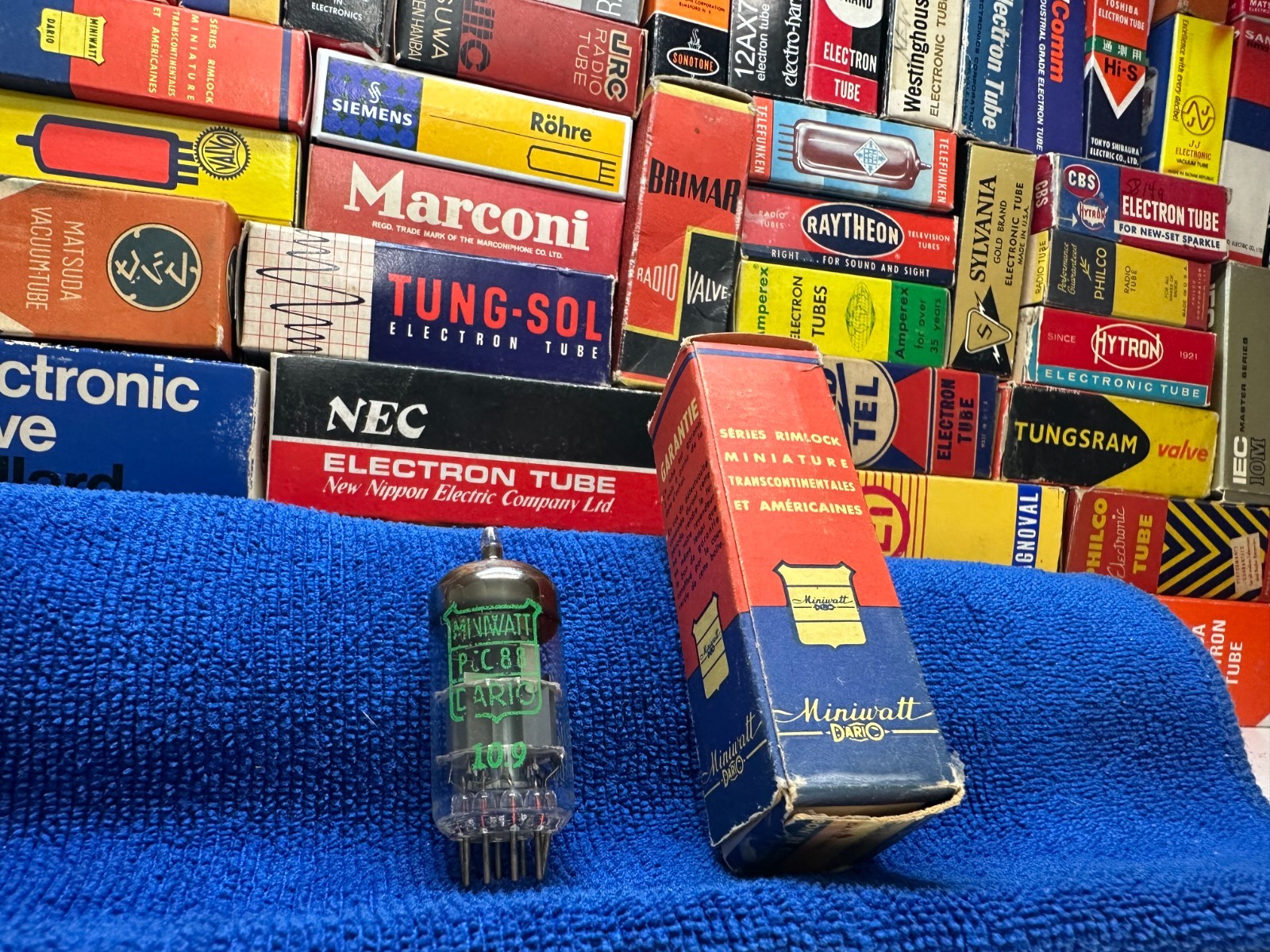 1 VintageRare 1950sRomantic FrenchPhilips 7DJ8 /6DJ8 6922 PluginSub + HeadRoom