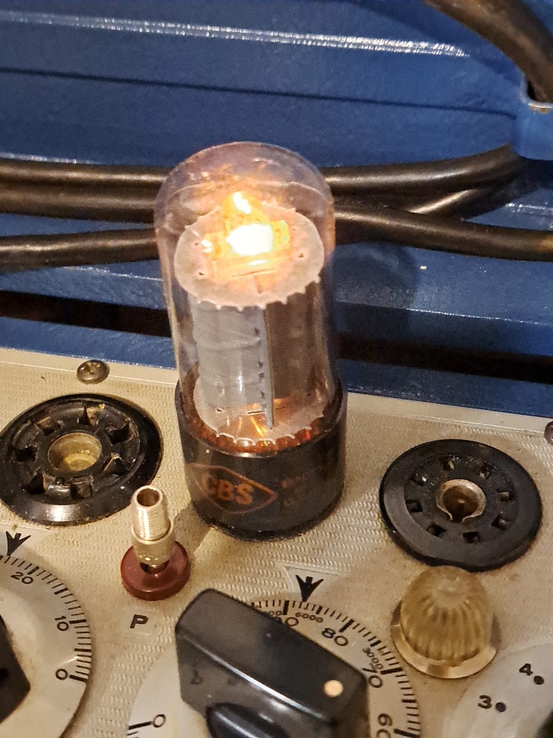 4 Vtg CBS 6AU5GT Electron Vacuum Tube All 4 Tested Very Strong Buying Singularly