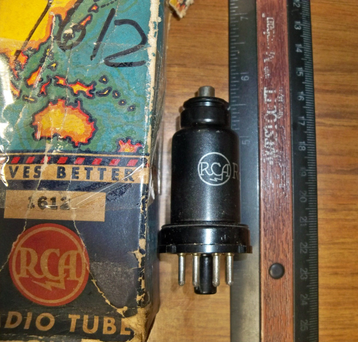 Strong RCA RADIOTRON Black Metal 1612 Tube