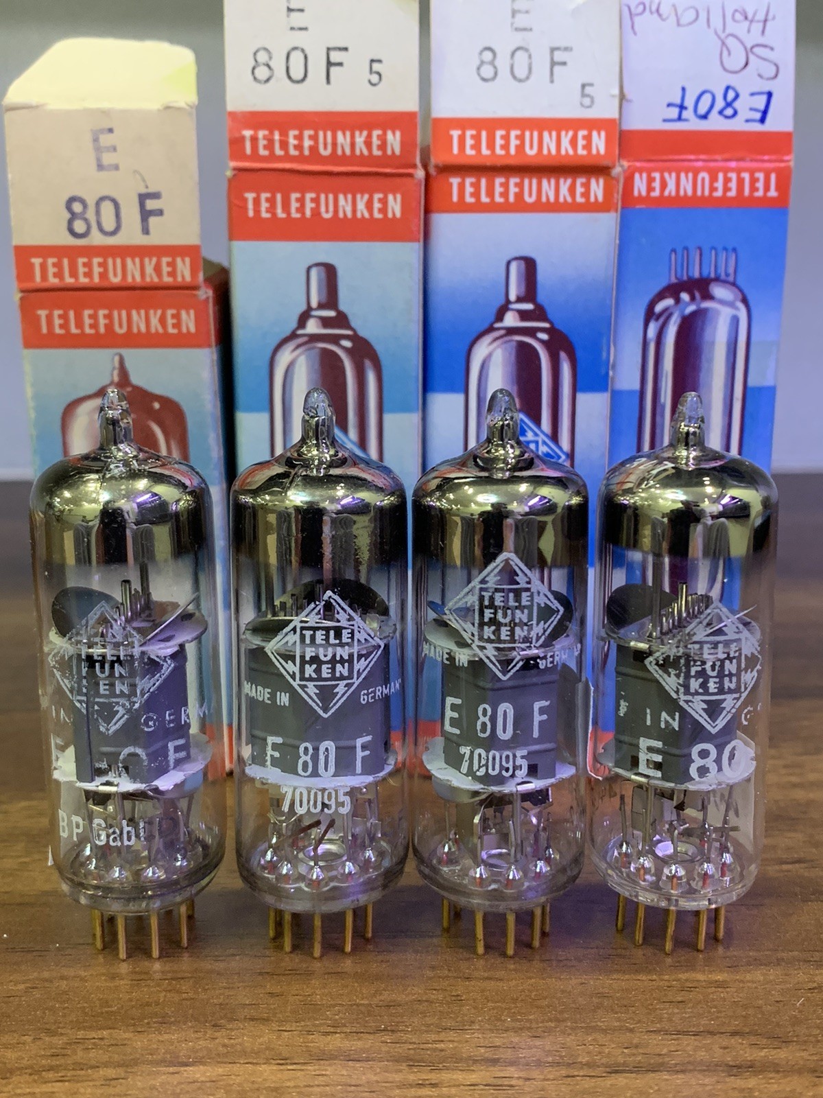 1 x E80F/ 6084 Telefunken Label, 0 Getter, ∆ Code – NOS, NIB