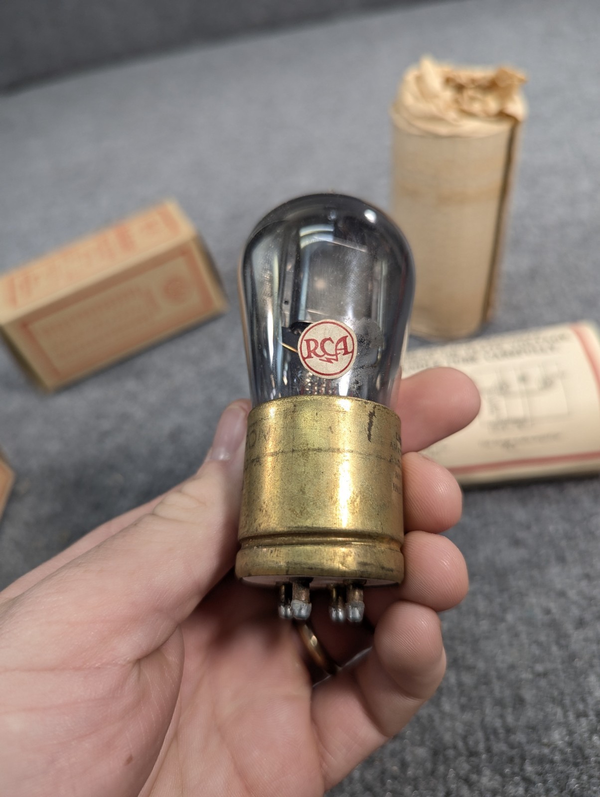 U62167 1920s Era RCA Radiotron UV201A Detector Amplifier Tube in the Bo G2U