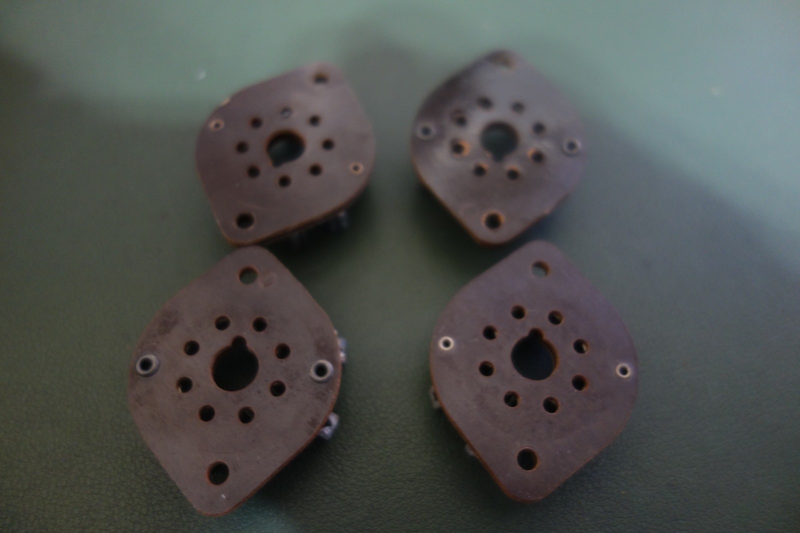 4 Ea 8 Pin Vintage Wafer Tube Sockets -1 1/2″ Mounting – USED