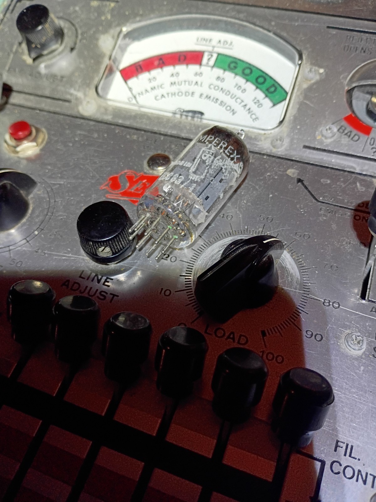 mC2 Amperex Bugle Boy ECC83 12AX7 Long Plates angled-D Foil Getter Heerlen