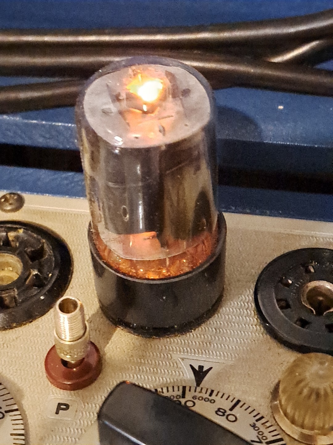 4 Vtg CBS 6AU5GT Electron Vacuum Tube All 4 Tested Very Strong Buying Singularly