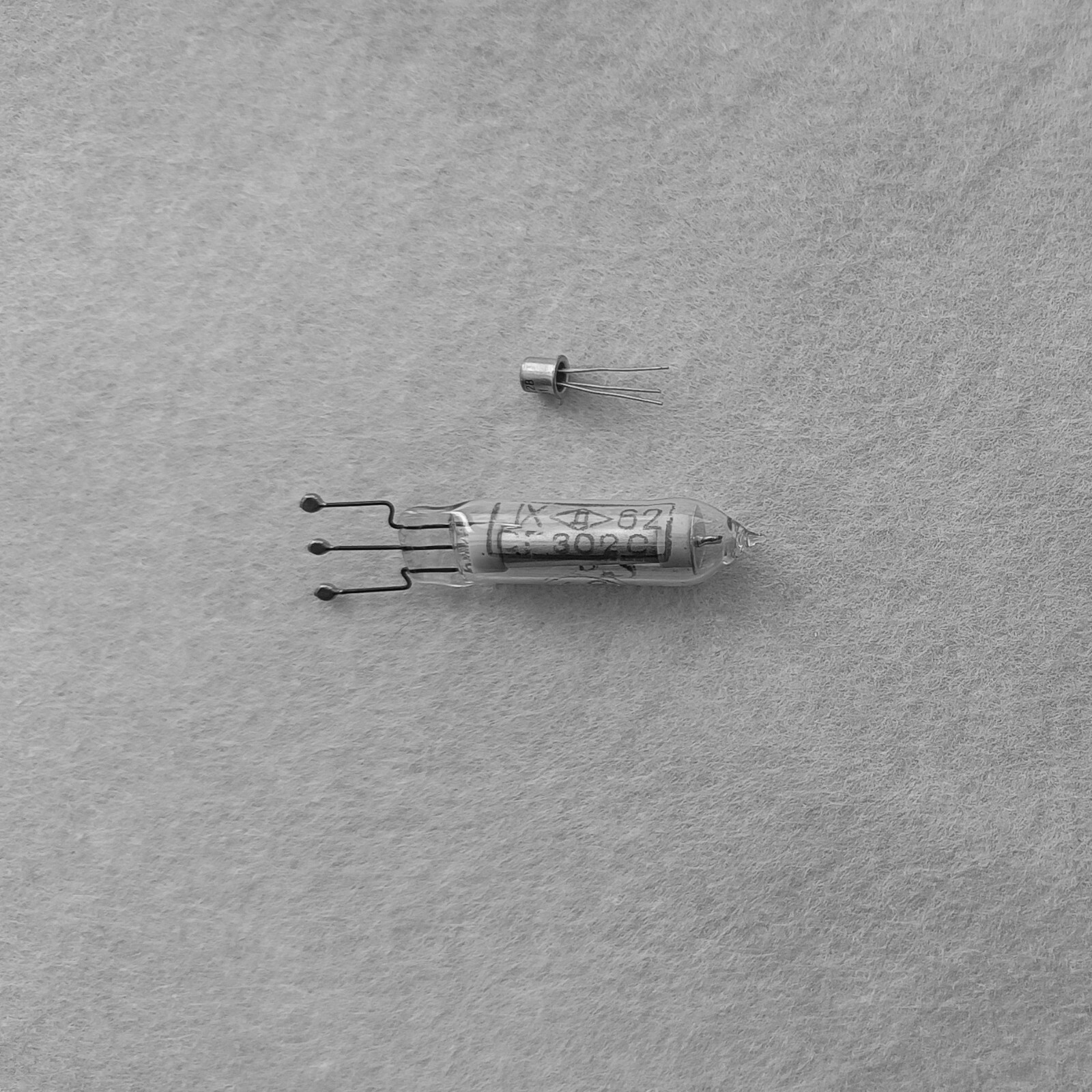 Soviet miniature radio tubes 2D3S, 1D21B-R, 6D13D, 6ZH5B flat, etc. collection