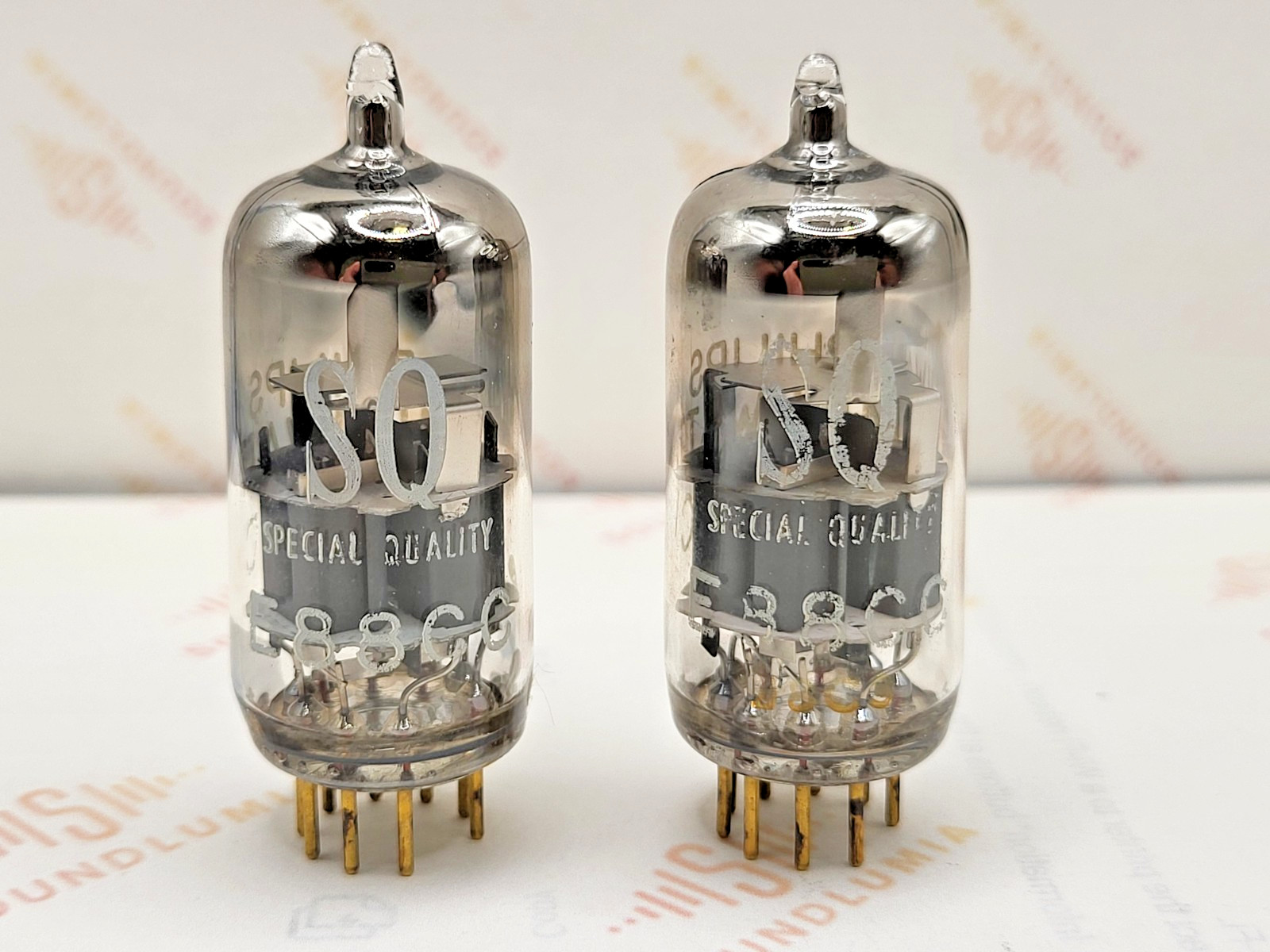 2x Philips E88CC 6922 SQ O-getter Same Code – Heerlen 1968 – Strong