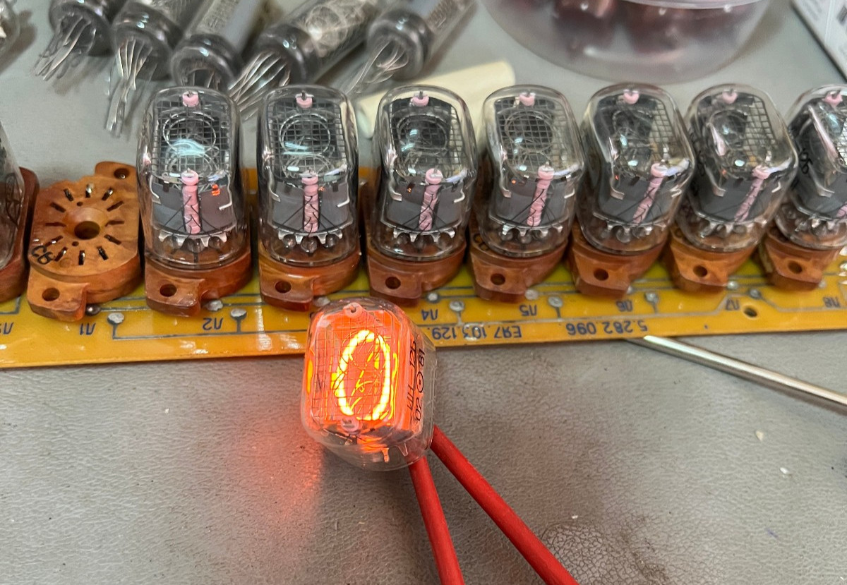 IN-12B,IN15A,IN15B Soviet Russian Nixie Indicator Tubes Lot of 10 pcs w/Socket